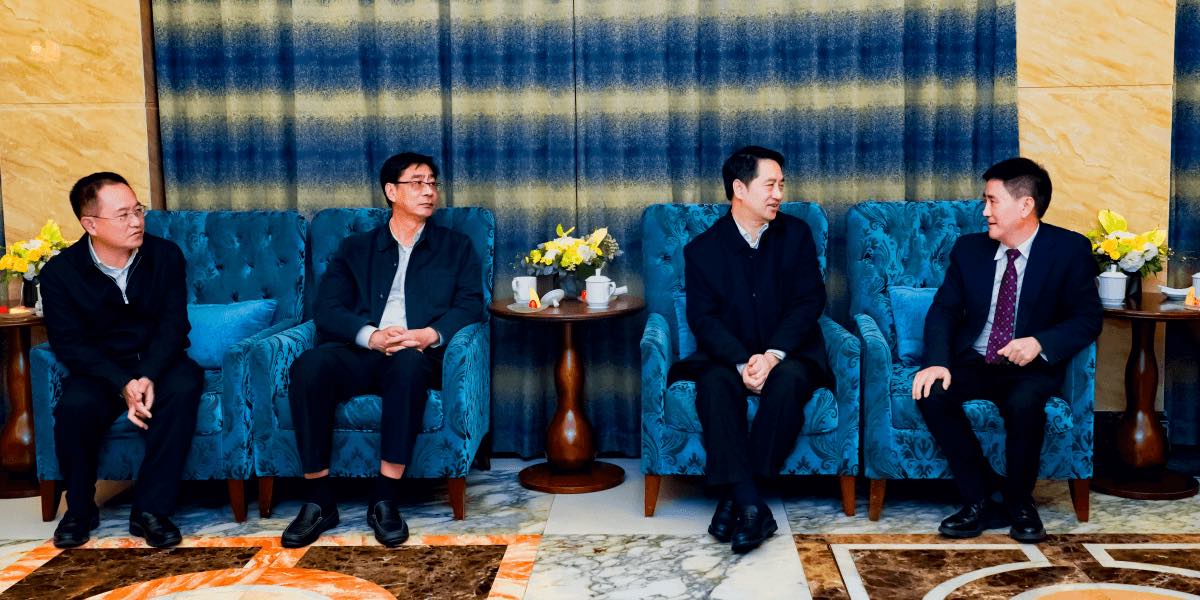 与重庆市副市长深度交流